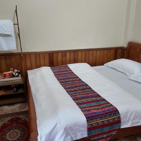 Lien Huong 145A Hotel Ha Giang Bagian luar foto