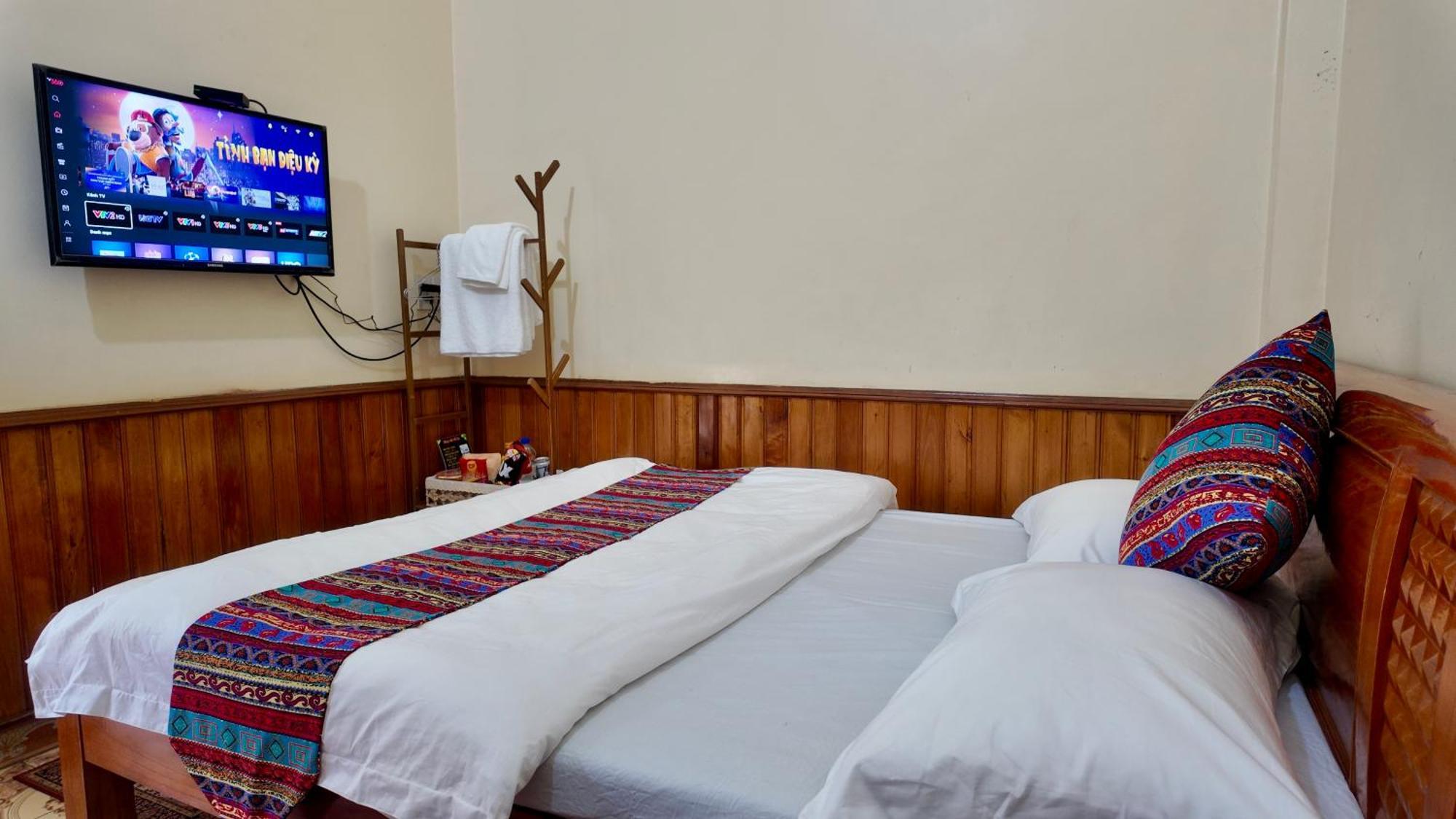 Lien Huong 145A Hotel Ha Giang Bagian luar foto